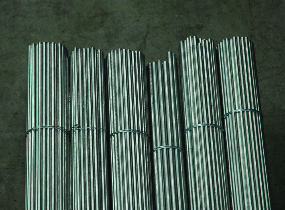 GEGALVANISEERDE SPIKE 6MM L=1,5M1